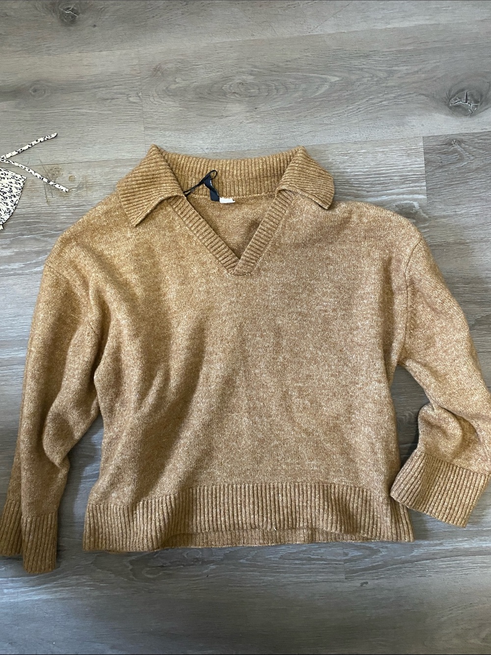 H&M Women's V-Neck Polo Sweater in Camel